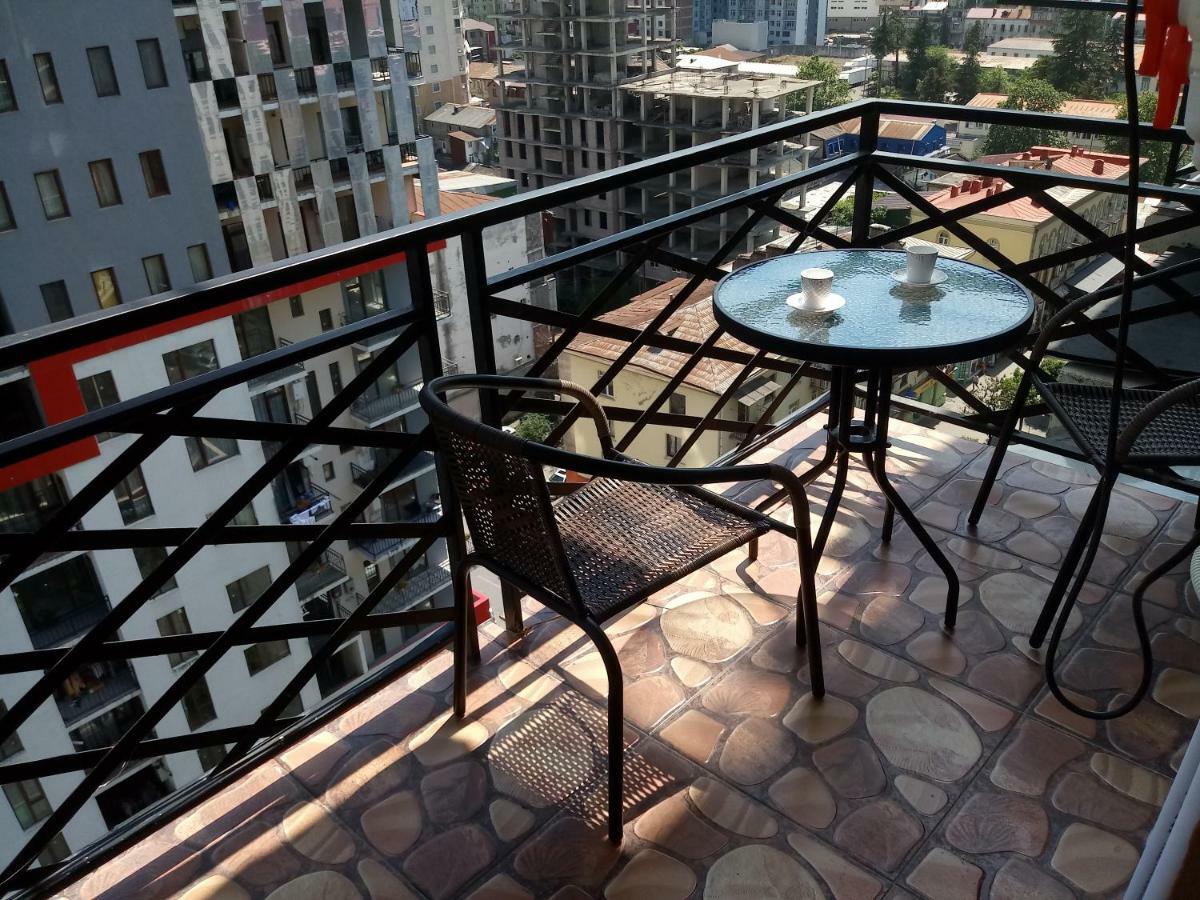 Apartamento Flat in Batumi city centre Exterior foto
